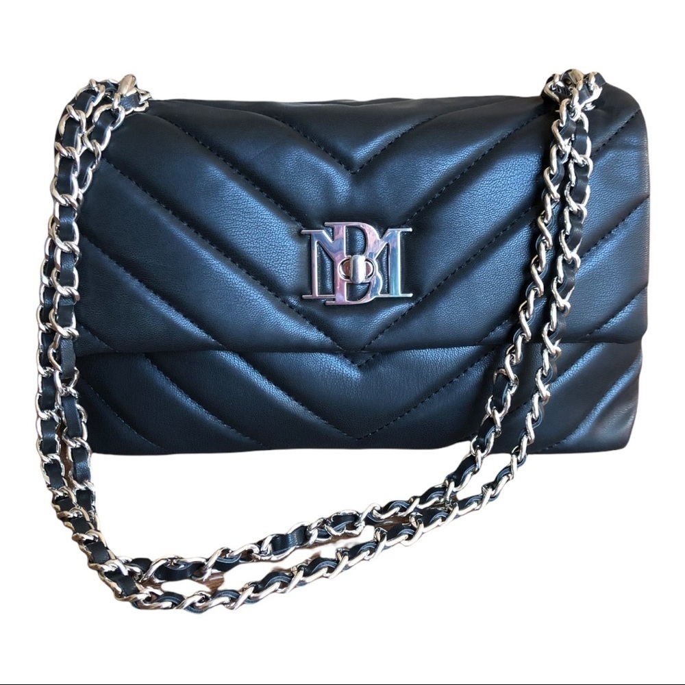 *BADGLEY MISCHKA Y2K‎ Black "V" Quilted Logo Lock Chain Strap Shoulder Bag